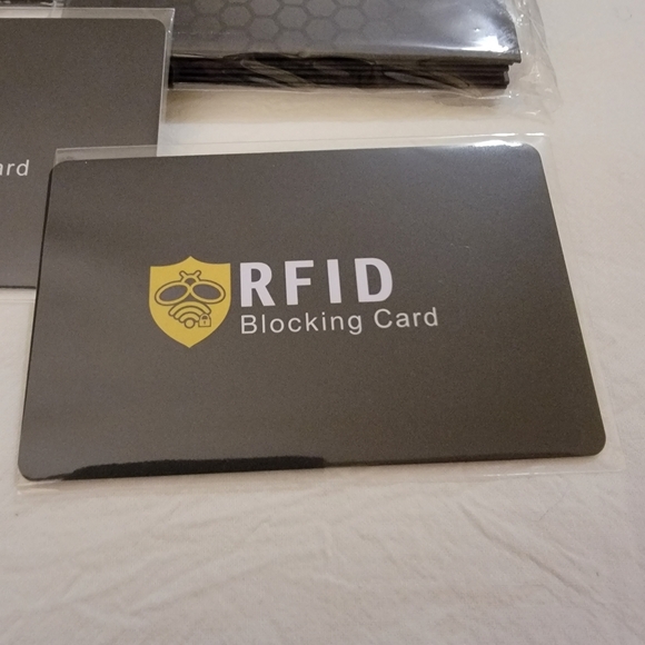 🆕️🛍RFID Blocking Card amd Sleeve Set 🆕️🛍 - Picture 5 of 9